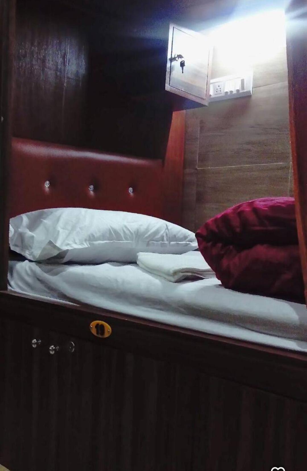 Unibed Dormitory Mumbai Eksteriør bilde